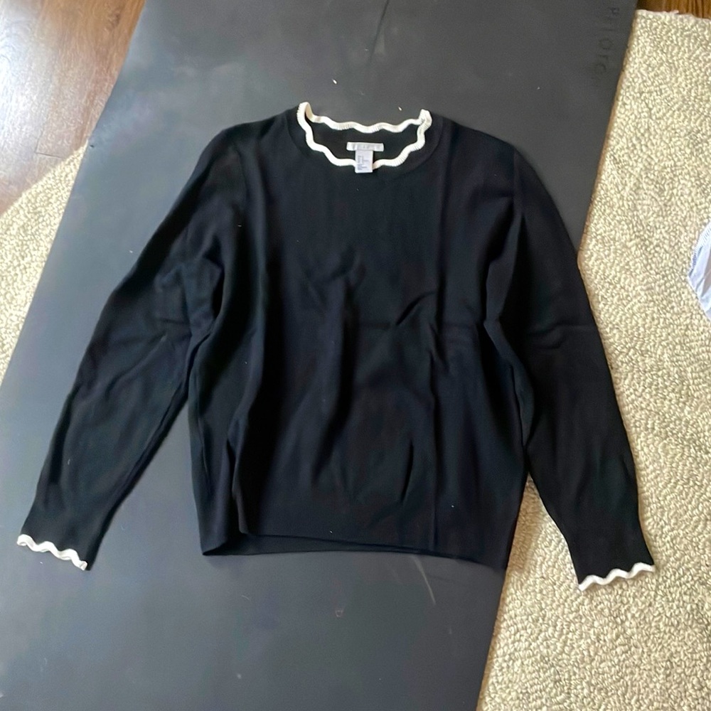H&M scallop trim sweater